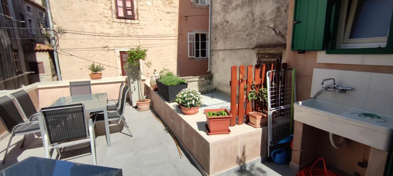 Luxury Apartment - Old Soul With A New Heart Cres Extérieur photo